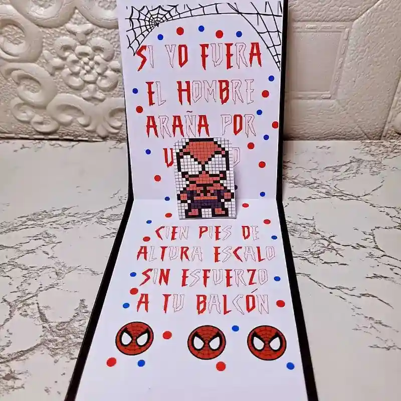 Detalles personalizados - Tarjeta Héroe Favorito